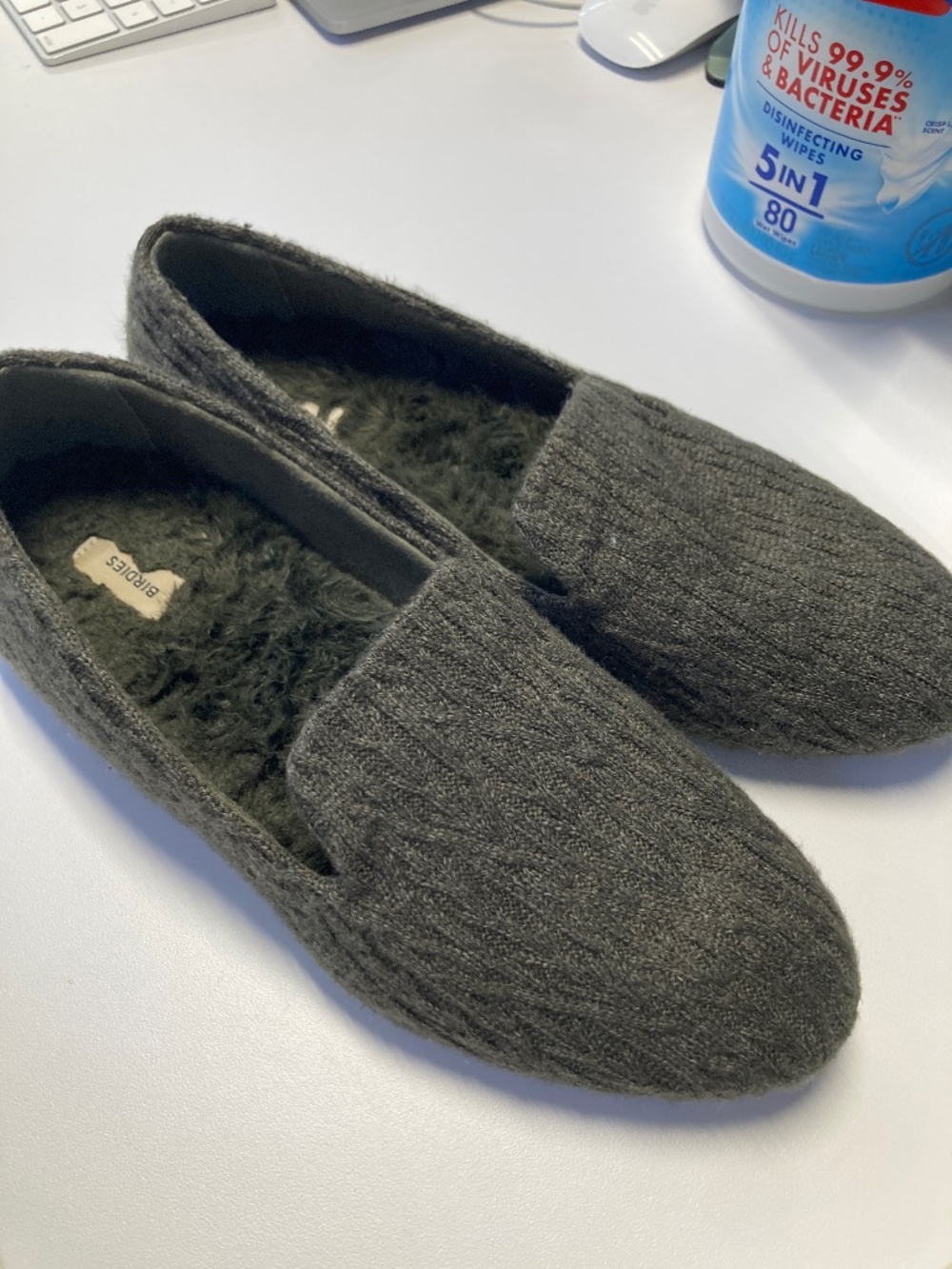 Like new Birdies womens 9 dark green knit and faux fur loafers